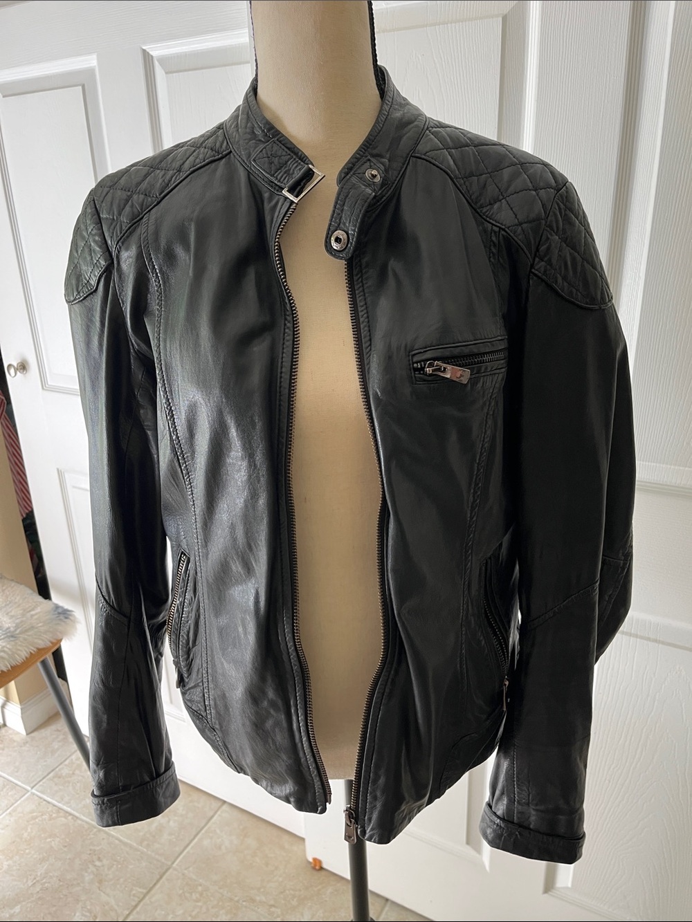 Woman lamb leather black jacket, fits medium, super soft leather,Bod&Christensen